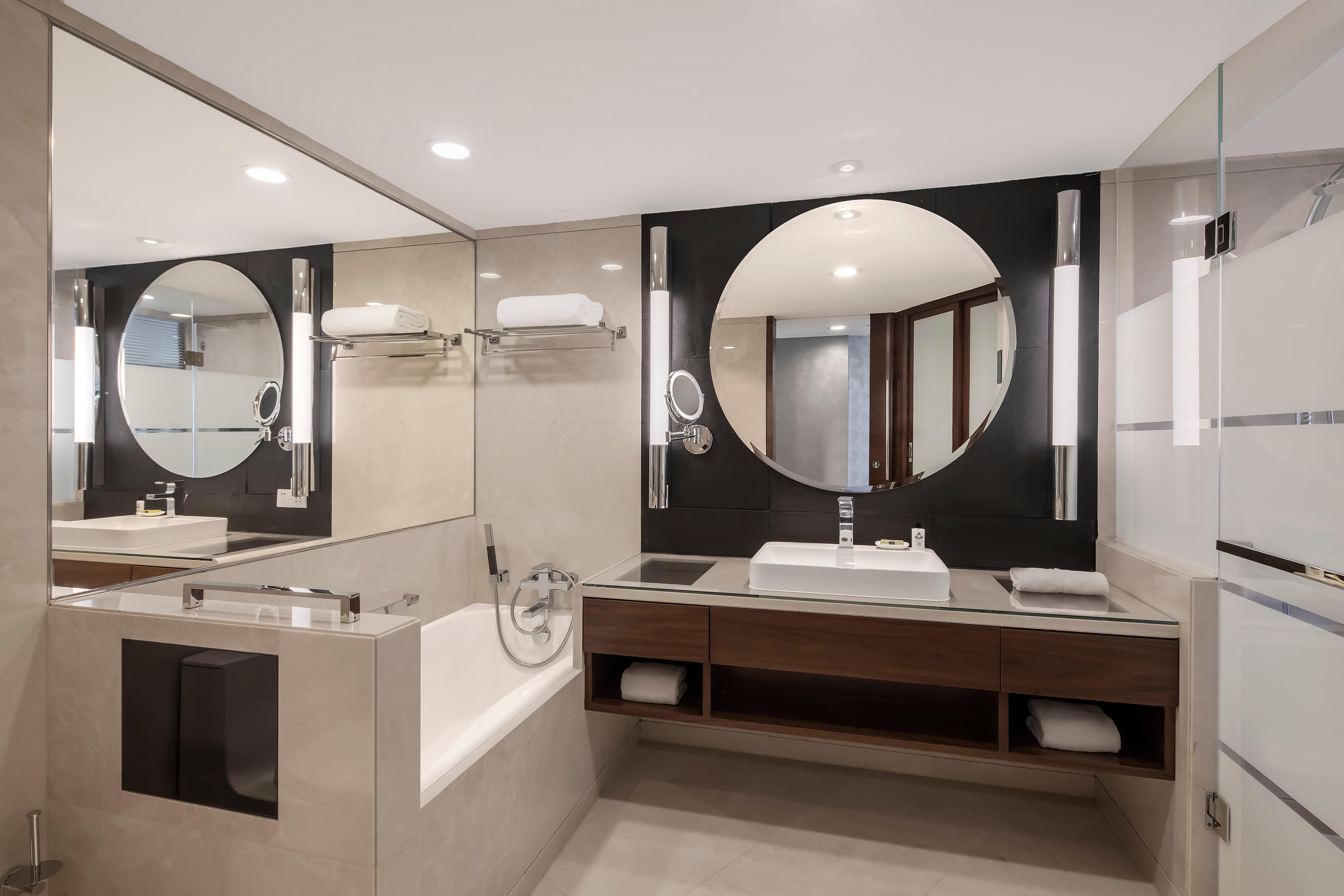 InterContinental Shanghai Pudong, an IHG Hotel Bagian luar foto