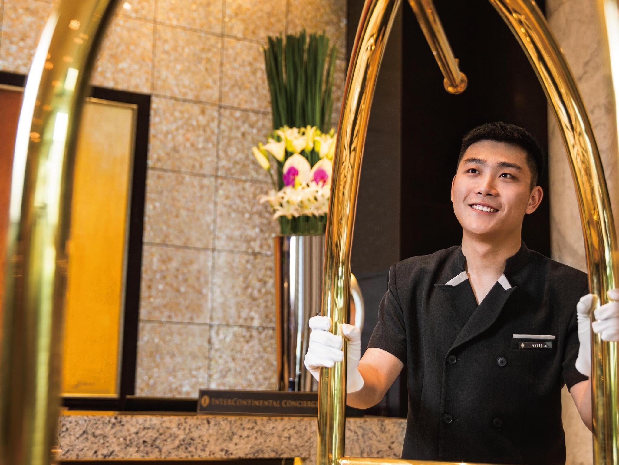 InterContinental Shanghai Pudong, an IHG Hotel Bagian luar foto