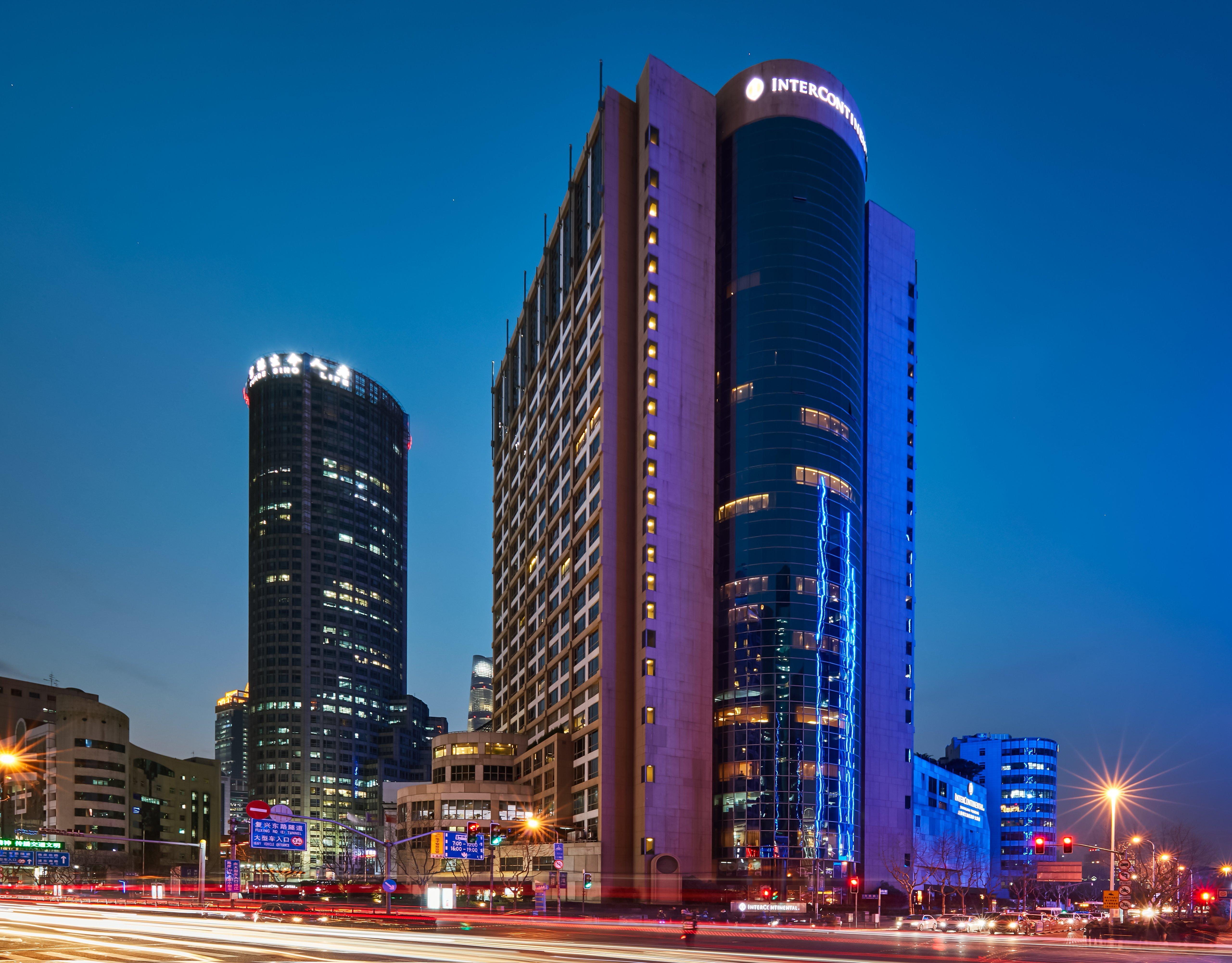 InterContinental Shanghai Pudong, an IHG Hotel Bagian luar foto