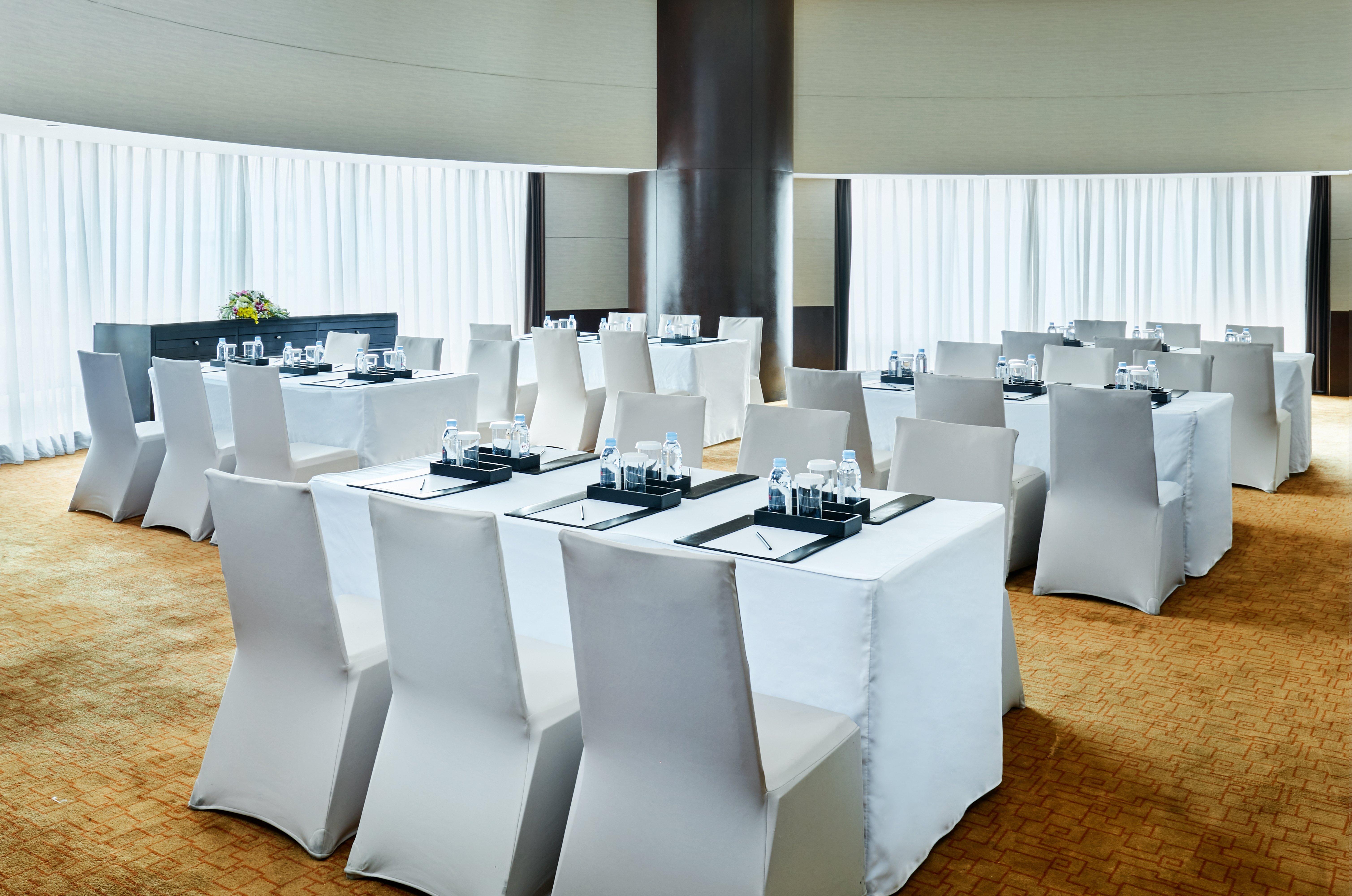 InterContinental Shanghai Pudong, an IHG Hotel Bagian luar foto