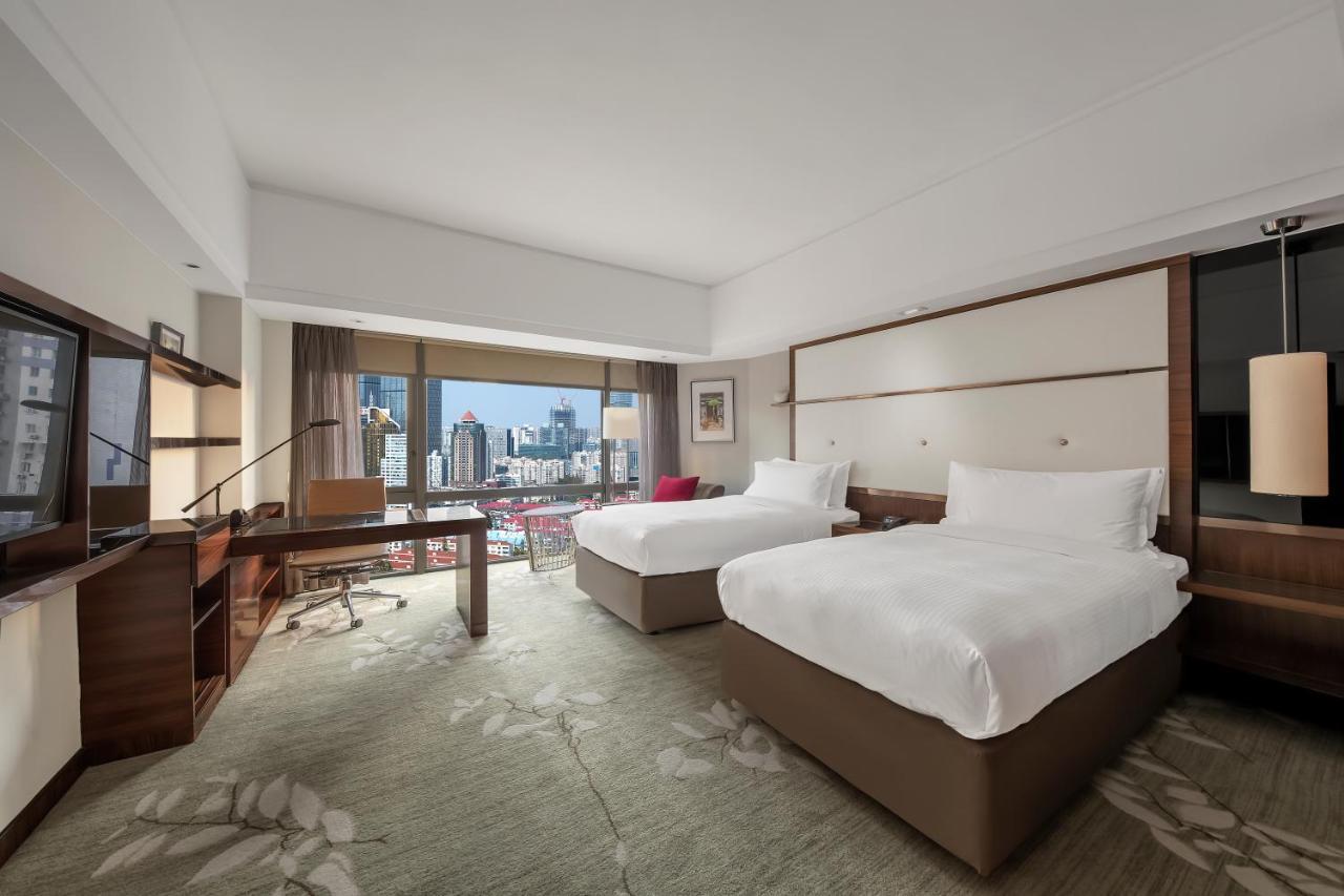InterContinental Shanghai Pudong, an IHG Hotel Bagian luar foto